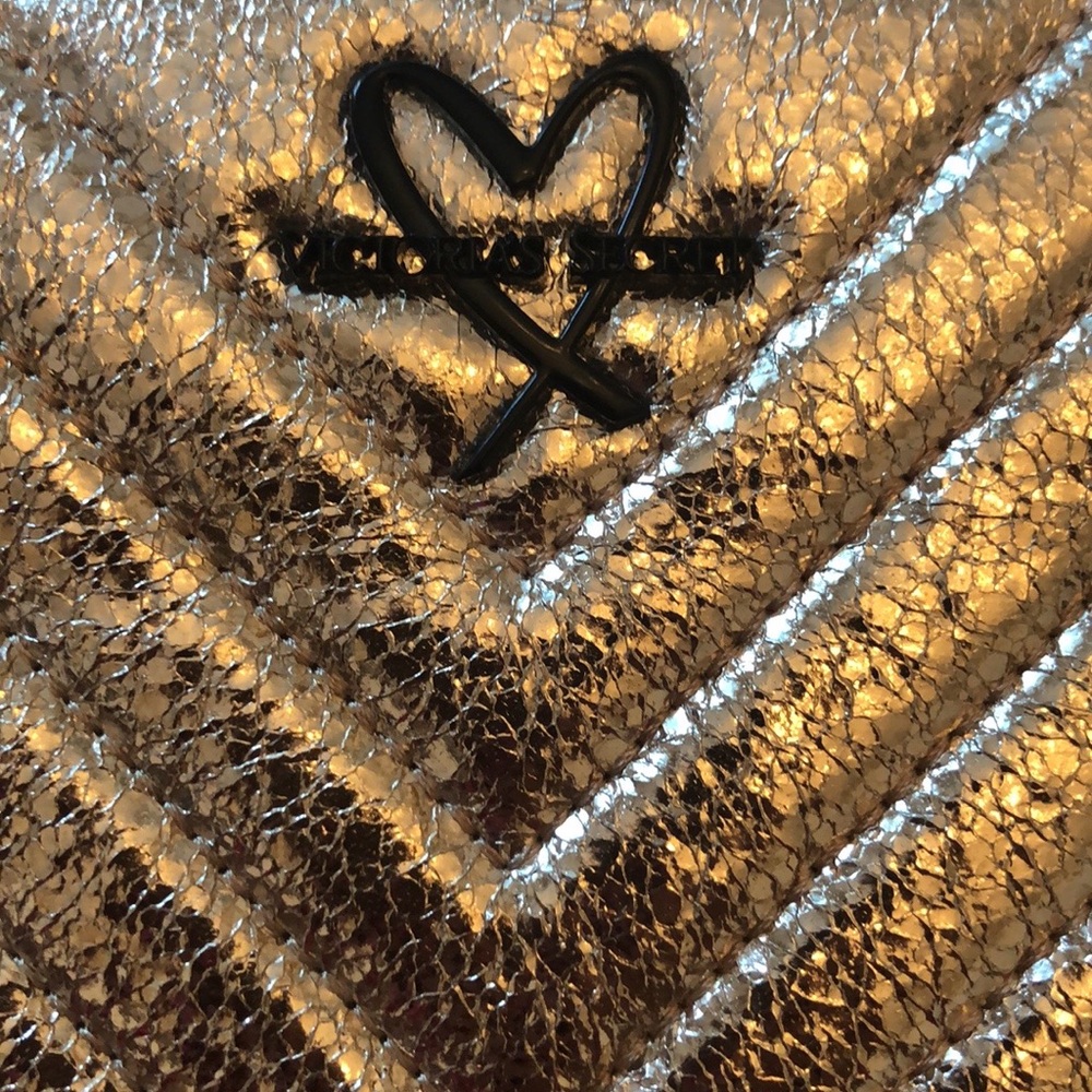 Victoria’s Secret cross body bag 🖤💛 - Picture 4 of 9